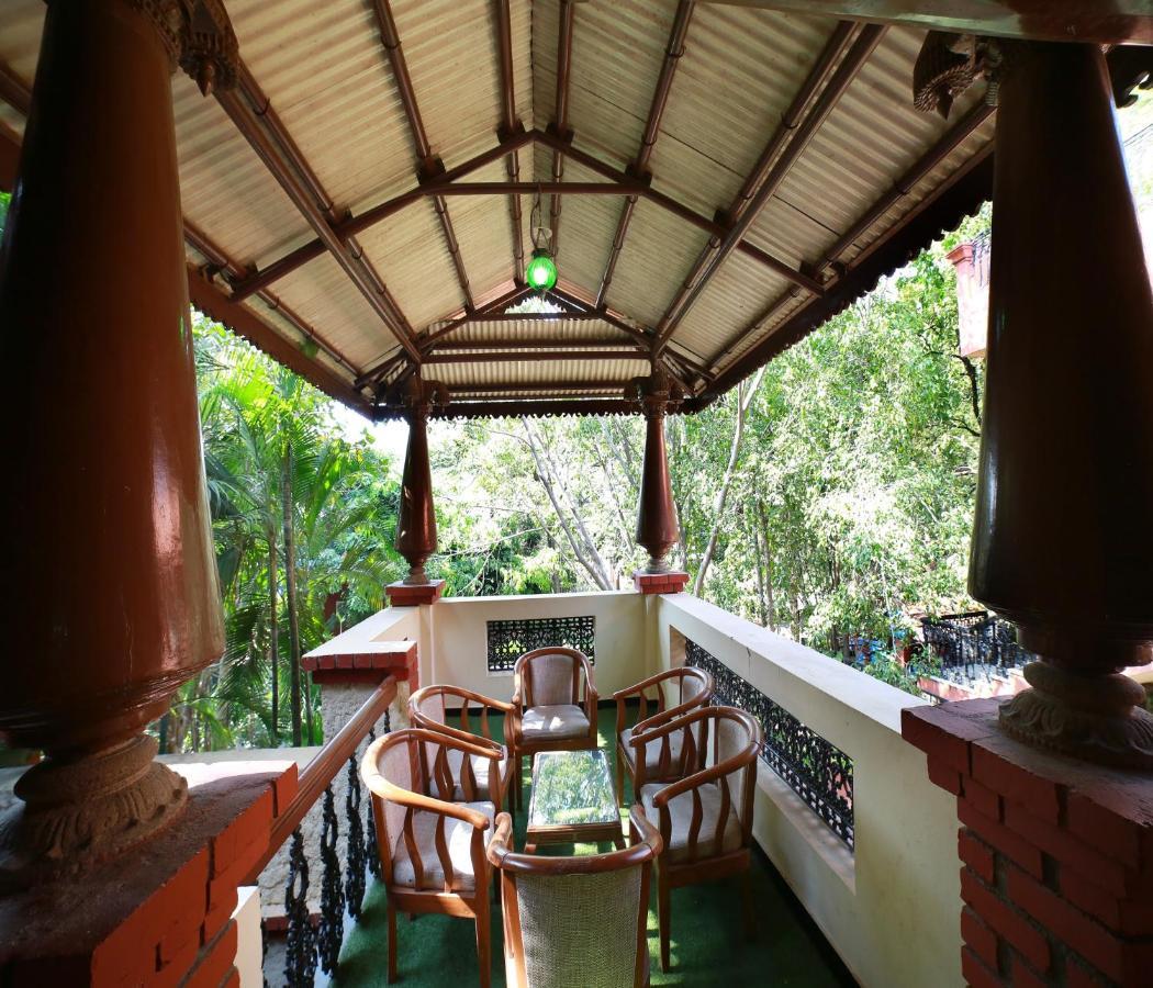 Aalankrita Resort & Convention Secundurabad Екстериор снимка